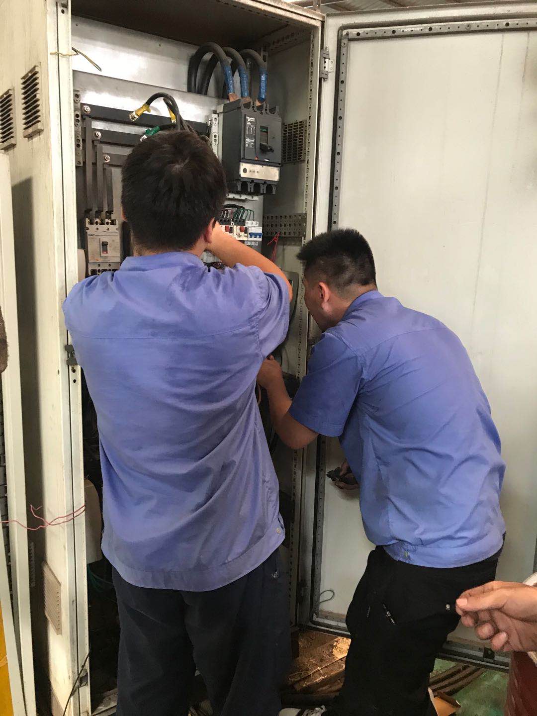 變頻器廠家 | 夏天高溫季節，變頻器安 ...